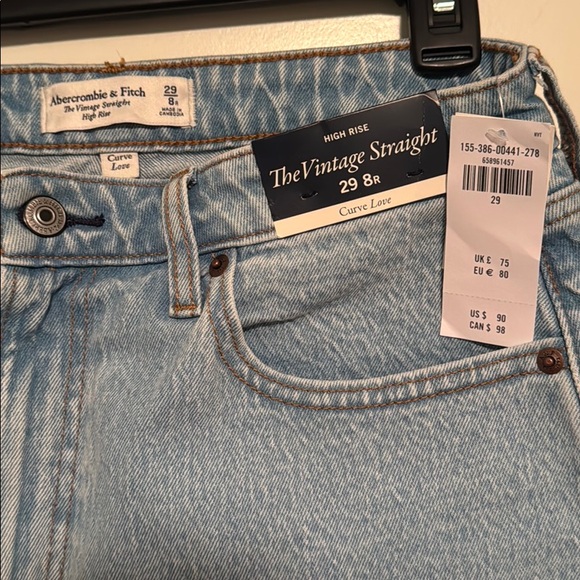 Women’s Abercrombie and Fitch Jeans - Picture 4 of 5